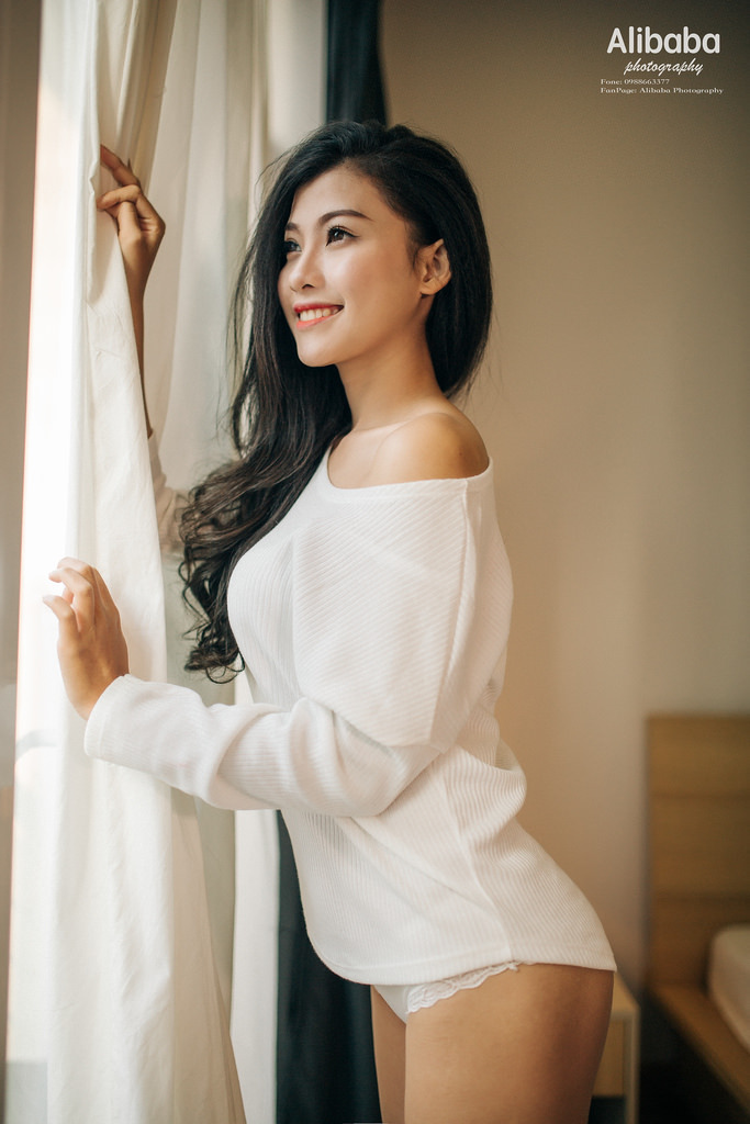 《年轻的女教师》在线播放